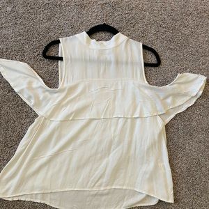 Mud Pie size Large cold shoulder top